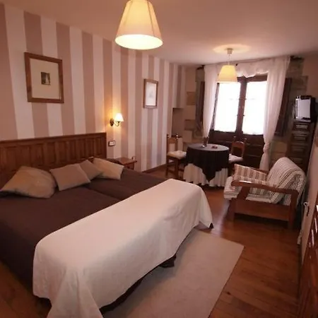 Santa Juliana Σαντιγιάνα ντελ Μαρ