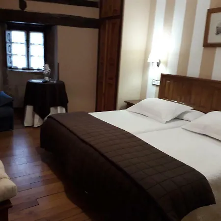 Couette-café Santa Juliana 3*